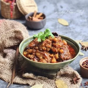 2022-02-26-11-32-27-254 Sometimes I would crave for pork trotter, would you? 😋 but usually it takes very long for the pork trotter to be cooked till it's soft. Using Tefal multicooker, you only need 30 minutes to cook it! Since I love spicy food... so this time I'm sharing a spicy pork trotter dish with you 😊 "香辣燜猪脚" if you don't take trotters, you may change it to chicken feet, pork belly or chicken wings... but cooking function and time may vary.